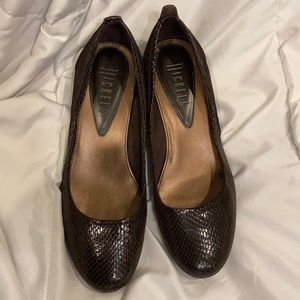 Brown suede and fake snake wedges comfy style s8